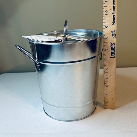 Galvanized Metal Ice Bucket Insulated With Lid & Scoop - Picture 2 of 11